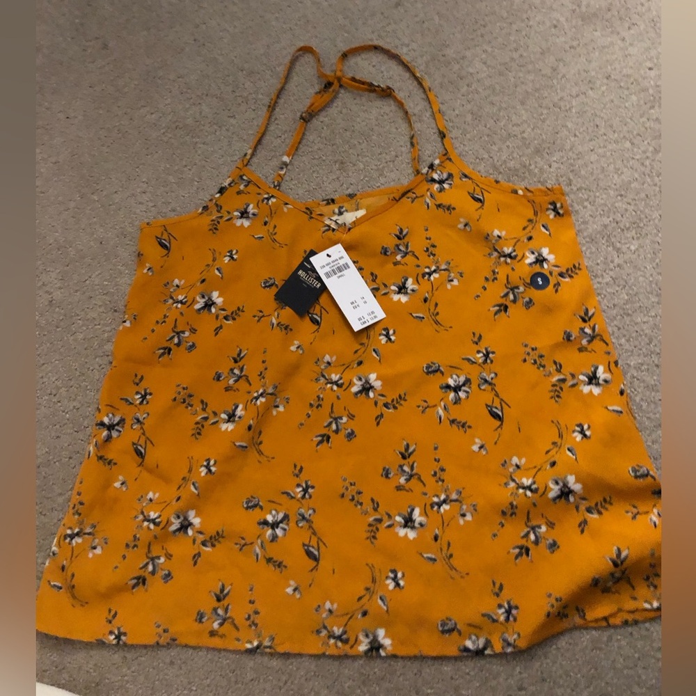 NWT. Hollister Womens Top